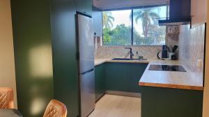 On The Jetty Lake-view Apartment