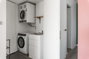 Bright Stay in Sydney with Harbour Bridge Views