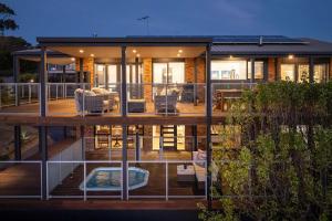 Marthas Maison Heated Spa & Unbeatable Bay Views