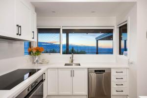 Marthas Maison Heated Spa & Unbeatable Bay Views