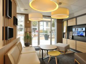 Hotels B&B HOTEL Lyon Caluire Cite Internationale : photos des chambres