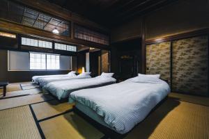 A Timeless Japanese Stay - Historic Home with Local Dining Next Door