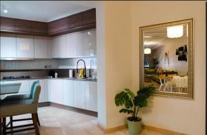 Gueliz BEST Residence Nour!! 3 Bedrooms Large Modern Apartment, walking distance to train station and everything