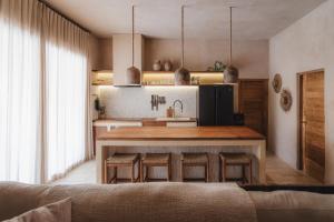 3BR Villa Bohemian Elegance, 2mins to Ulu Beach
