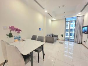 Landmark Signature Apartment