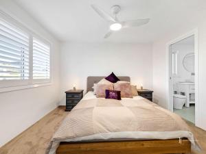 Hamptons Hideaway Walk to Beach & WiFi