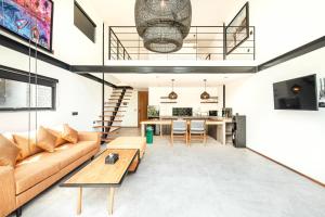 Contemporary Duplex 200m to Canggu Beachfront