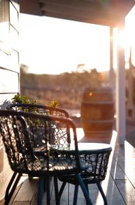 Tallagandra Hill Winery Cottages