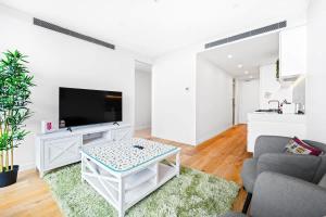 Galleria - Sleek & Sunlit Living in Glen Waverley