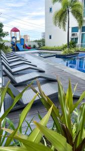 13 Twin Balcony Escape