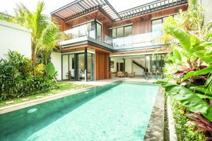 New 4BR Villa 200meters to the beach Canggu