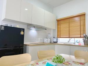 B leaf pool villa ชะอำ