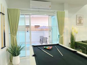 B leaf pool villa ชะอำ