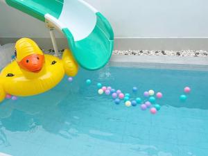 B leaf pool villa ชะอำ