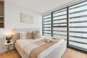 Brisbane City 2BR Apartment River and Fireworks View