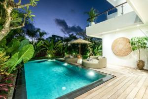 Seaside Luxury 4BR Villa, 400m to Finns, Canggu