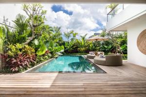 Seaside Luxury 4BR Villa, 400m to Finns, Canggu