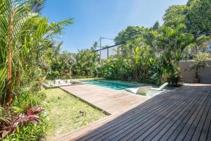 Opulent 5BR Modern Villa 400m from the Ocean Bre
