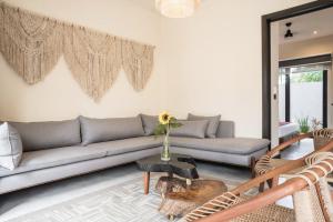 4BDR Luxury Villa 2 Private Pools 10 min Beach & Zamna