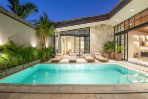 Stylish 5BR Boho Hideaway, 5 Min from Bingin Beach