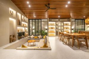 Stylish 5BR Boho Hideaway, 5 Min from Bingin Beach