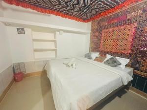 Mirvana Guest House & Camel safari