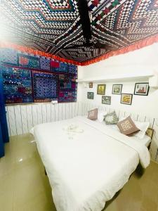 Mirvana Guest House & Camel safari