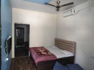 Hotel yuvraj palace ujjain