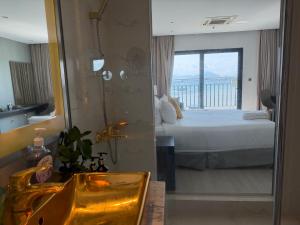 Golden Bay Apartment Ocean View