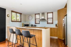 A Seventh Heaven - 6 21- 25 Fletcher Street