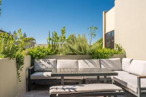 A Seventh Summer - 5 21-25 Fletcher Street