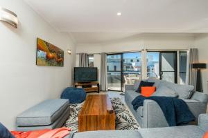 Absolute Solace - 2 - 8 Lawson Street