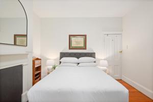 Stylish 2-Bed House with Private Courtyard