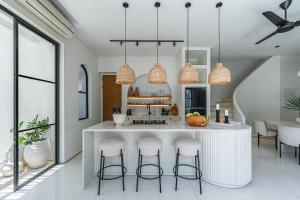 Sanctum House - Exquisite 3BR Tropical Villa in Perfect Location