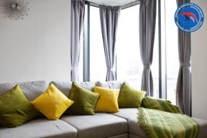 Modern 2BR, Sleeps 6, Business & Family