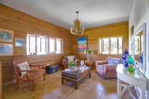 ®4BR{Wood~Mountain~Villa} @Jarabacoa Heated Pool