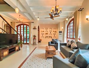 Villa Laz by hnh