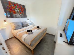 En rez-de-chaussée, avec vue sur le golf - piscine chauffée accessible de mai à septembre