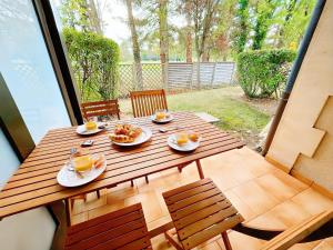En rez-de-chaussée, avec vue sur le golf - piscine chauffée accessible de mai à septembre