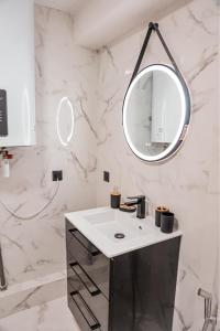 Lombelle - Studio vert deau avec petit extérieur