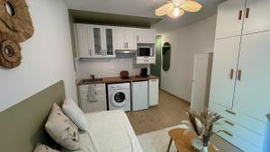 Lombelle - Studio vert deau avec petit extérieur