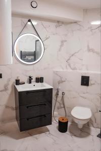 Lombelle - Studio vert deau avec petit extérieur