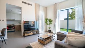 4BR Prestigious Villa Discounted parks tickets