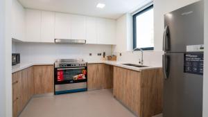 4BR Prestigious Villa Discounted parks tickets