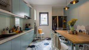 Room 2-Beautiful Studio w Rooftop & balcony