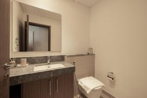 Premium Corner 3BR, Sea Views with Sunset, 85 inch TV