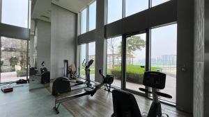 Premium Corner 3BR, Sea Views with Sunset, 85 inch TV