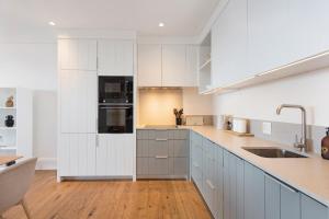 Stylish Apartment with Uninterrupted Ocean Views Alpha One 203