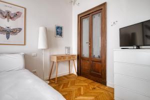 Your Sunny Milan Getaway in Porta Venezia dist...