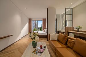 Mee Villa Modern 6BR Villa Rooftop Pool, Steambath& Elevator